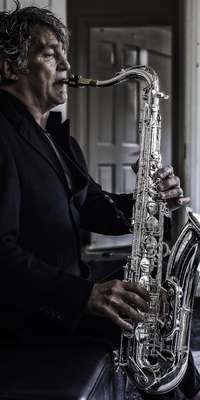Raphael Ravenscroft, British saxophonist (